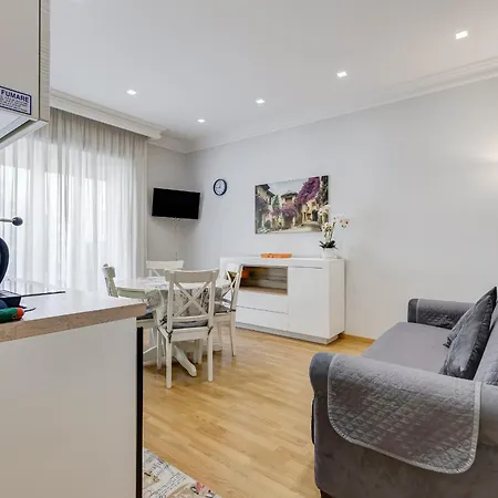 Vatican Flat- 2Bedrooms,2Ensuite Baths & Balcony Apartment *