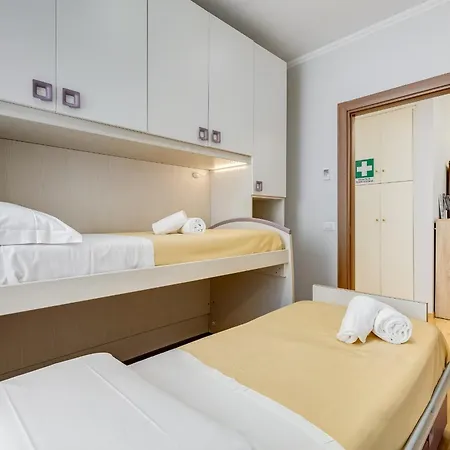 Vatican Flat- 2bedrooms,2ensuite Baths & Balcony شقة روما