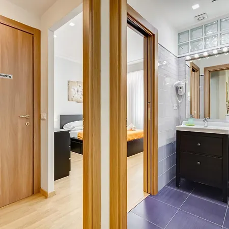 Vatican Flat- 2bedrooms,2ensuite Baths & Balcony Roma