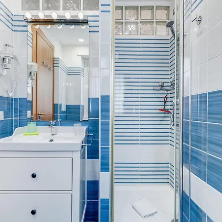 Vatican Flat- 2bedrooms,2ensuite Baths & Balcony *