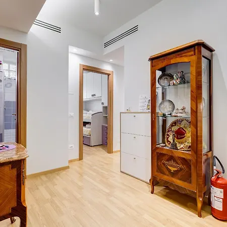 Apartment Vatican Flat- 2Bedrooms,2Ensuite Baths & Balcony