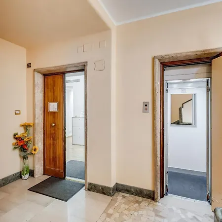 Vatican Flat- 2bedrooms,2ensuite Baths & Balcony Apartamento Roma