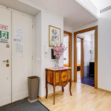 Apartamento Vatican Flat- 2bedrooms,2ensuite Baths & Balcony Roma