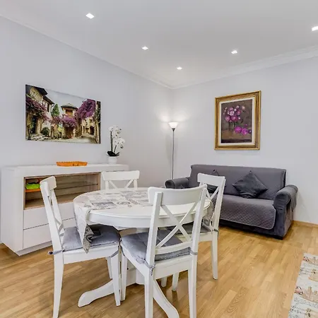 Vatican Flat- 2bedrooms,2ensuite Baths & Balcony Apartamento *